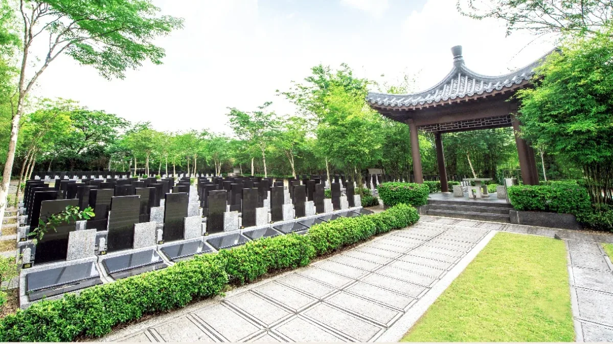 Landscaped plots and pavilion at the Urn Garden, Nirvana Shah Alam